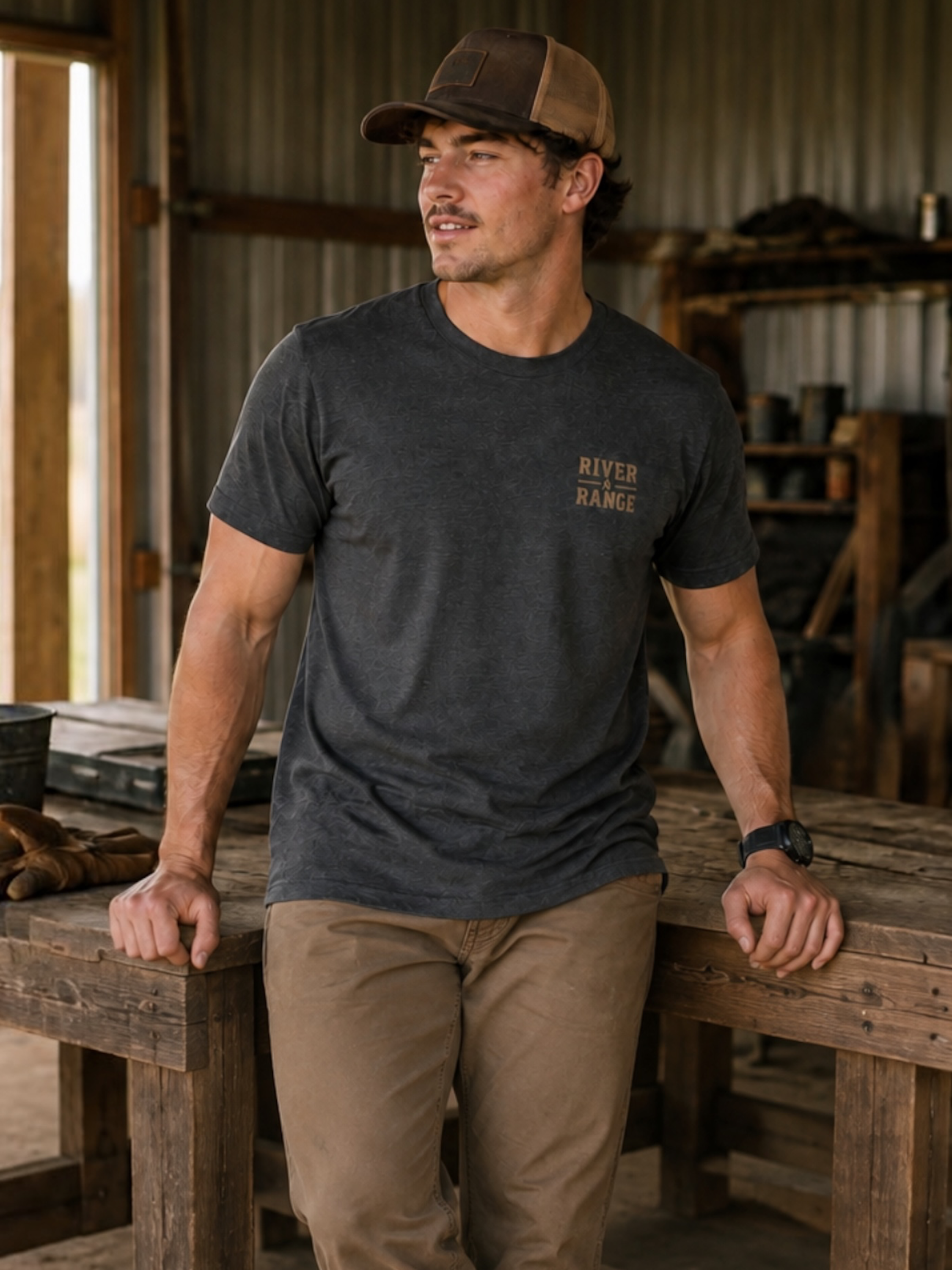 Full Strut Tee